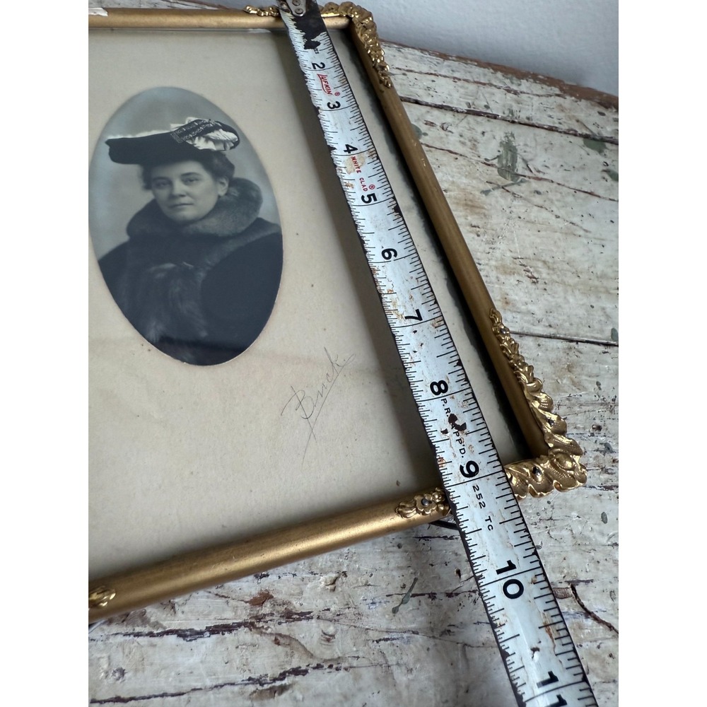 Antique Portrait Photograph w/ Vintage Gold Ornate Picture Frame Victorian Decor - Picture 14 of 16